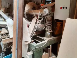Radial sav, fin stand