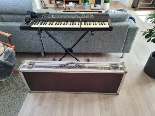 Roland E-30 Intelligent Synthesizer