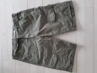 Grønne shorts str 170 brugt 1 gang