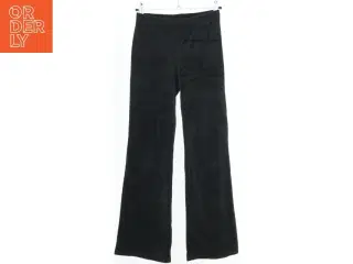 Sorte bukser fra H&M (str. 146)