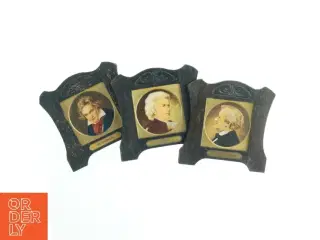 Tre portræt billeder med rammer (str. 14 x 13 cm. 3 styk)