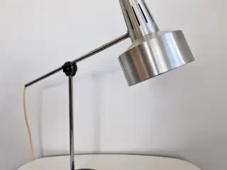 Fed retro skrivebordslampe fra 1970’eren.