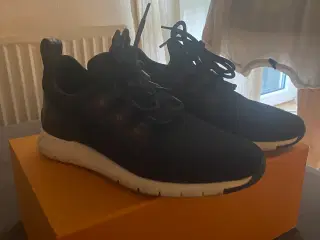 LOUIS VUITTON SKO