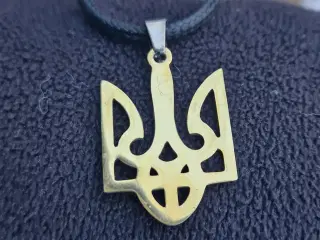 Halskæde med ukrainsk national symbol vedhæng