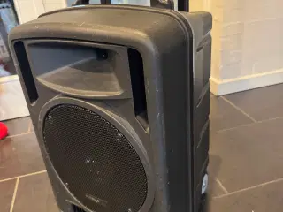 Højtaler med forstærker, på hjul