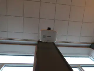 Projektor PANASONIC PT-EW730