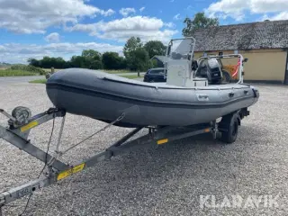 Rip båd med styrepult og trailer Avon W530