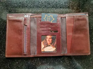 Ny brun pung/tegnebog