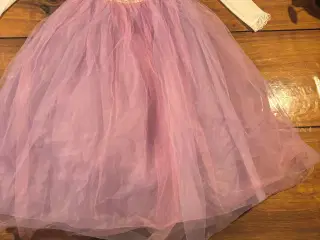 Prinsessekostume str 130 (lille i størrelsen)
