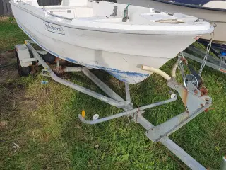 Båd/Jolle inkl trailer