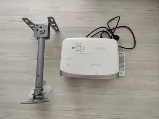 BenQ W2000 + loftophæng