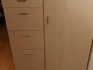 Børne klædeskab  