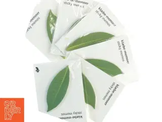 Seks pakker selvklæbende memoer (post-it notes) med bladmotiv (10 cm)