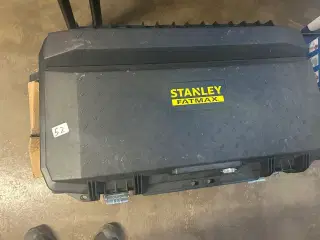 MURERKASSE MED UDSTYR, MURERSKE MM. SE BILLEDER