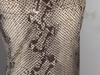 Top.Sequin-palliet-m. animal print.u.ærmer/str: 36