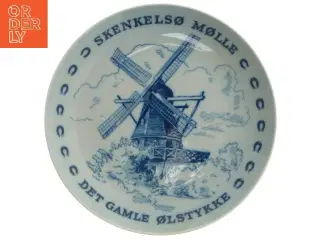 Porcelænstallerken med mølledesign fra Lise Porcelain (str. Ø 19,5 cm)