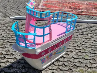 Barbie fly og krydstogtskib 