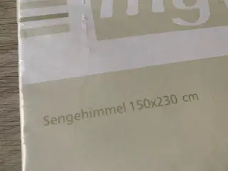 Beige sengehimmel 