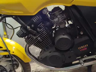 Yamaha XS 400 (Gul)