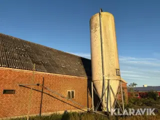 Silo - cirka 25 kubikmeter