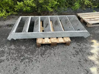 Galvaniseret ståltrappe med gittertrin