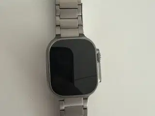 Apple Watch Ultra 49mm GPS+CEL Titanium 