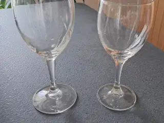 Luminarc 12 stk hvid- og 12 stk⁹ rødvinsglas