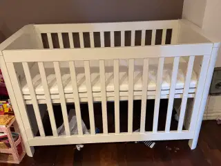 Tremmeseng med ny madras 