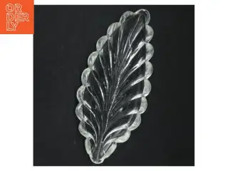 Gennemsigtig glasfad med bladform (str. 18 cm)