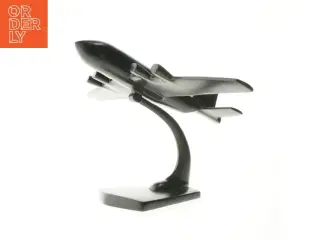 Dekorativ flymodel fra BoConcept (str. 24x33x13 cm)