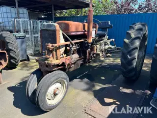 Traktor Massey Ferguson 65