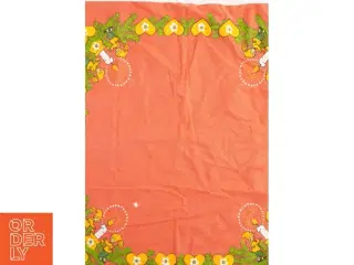 Juledekorationsdug med nisser, lys og hjerter (str. 71 x 78 cm)