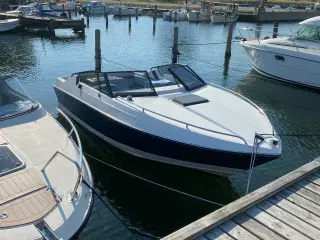18 fods Cuddy cabin 