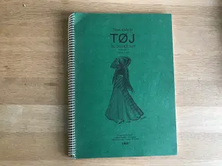 TØJ, til os der syr  -  Af Dina Kasch