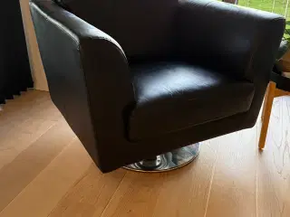 Lækker sort dreje/lænestol