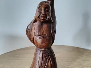 Flot håndskåret Buddha i træ