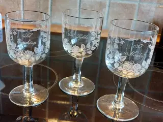 til MODER -- til LYKKE -- til ERINDRING --