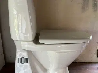 Toilet Ifö som har været brugt i godt 11 måneder.