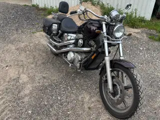 Honda Shadow vt1100 årg 1989