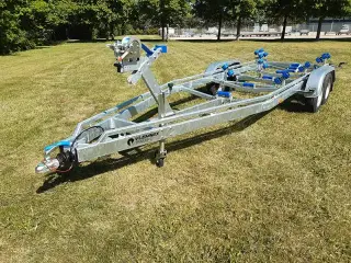 Vlemmix Bådtrailer 700x220 2700
