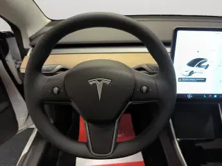 Tesla Model 3  Long Range AWD