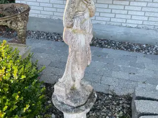 Smuk fransk sandstens figur 