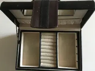 Smykkeskrin/taske JAMELLE Ltd. ghd