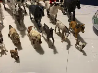 Schleich heste og andre dyr fra schleich og stald