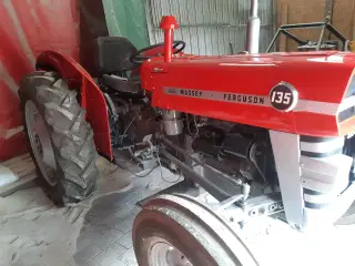 Ferguson 135. Renuveret.