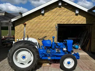 Fordson super dexta