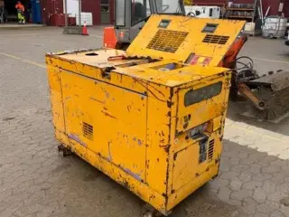 - - - Byggeudstyr Isuzu 20/25