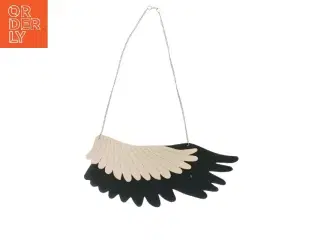 Halskæde med vinger (str. 22 cm)