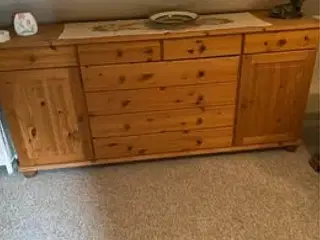 Købmandsdisk med 4 skuffer og 2 låger