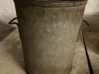 Gammel zinkspand 